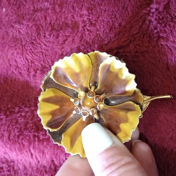 Lot of Bracelets and a broach - Picture 7 of 7